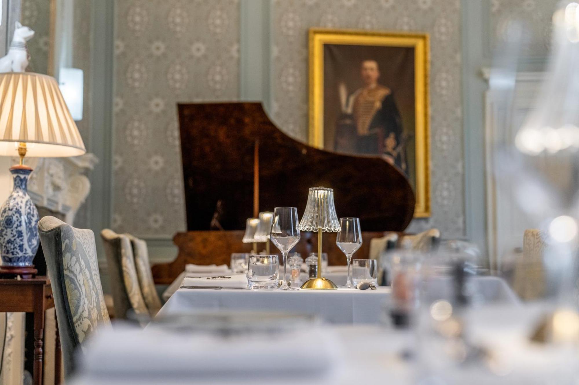 Weston Manor Hotel Eksteriør bilde