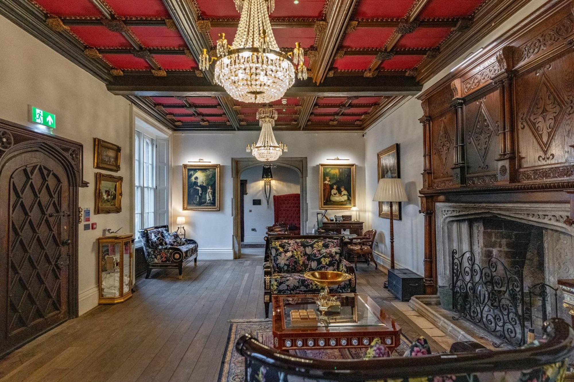 Weston Manor Hotel Eksteriør bilde