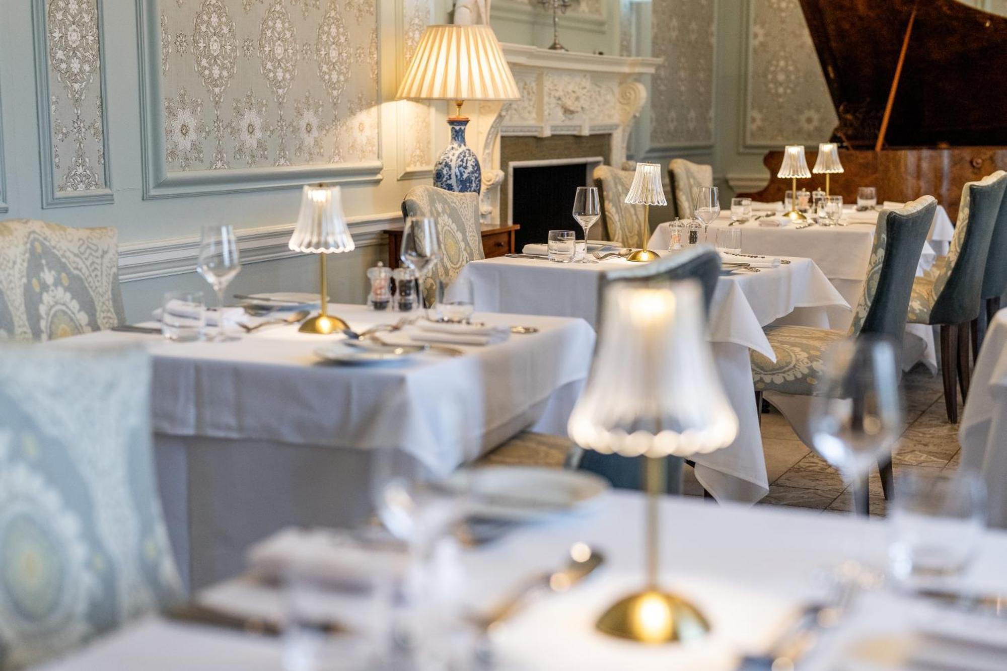 Weston Manor Hotel Eksteriør bilde
